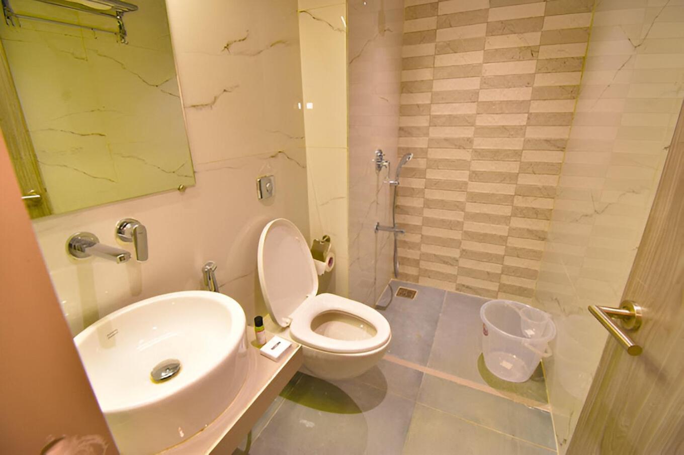 Glitz Hotels La Dahlia - Premium Thane Exterior photo
