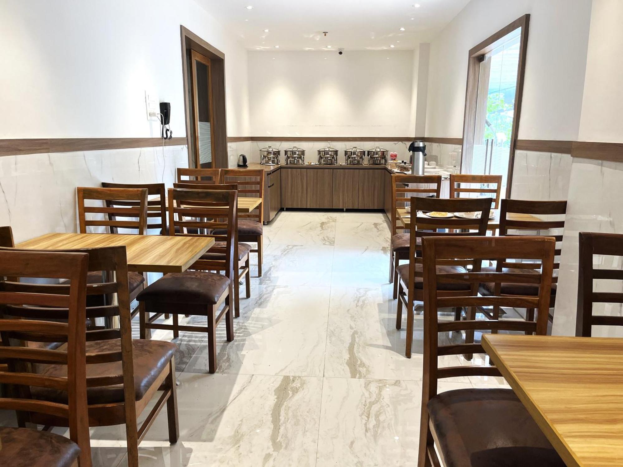Glitz Hotels La Dahlia - Premium Thane Exterior photo